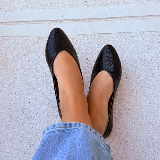 Noir Croc Flats