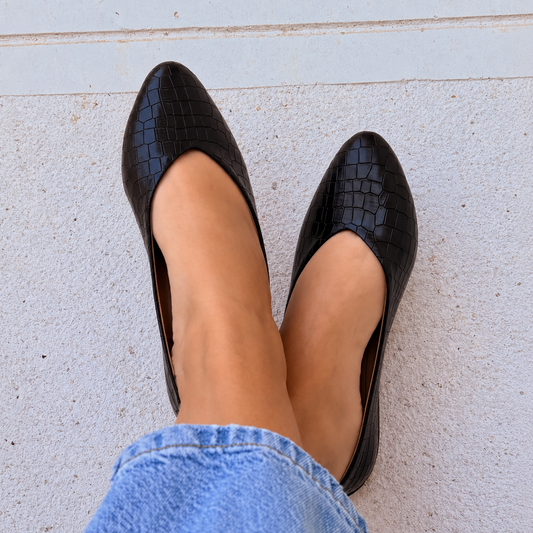 Noir Croc Flats